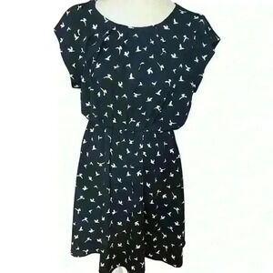 Sweet Rain Dress. Pullover Size Medium Blue with White Bird Design